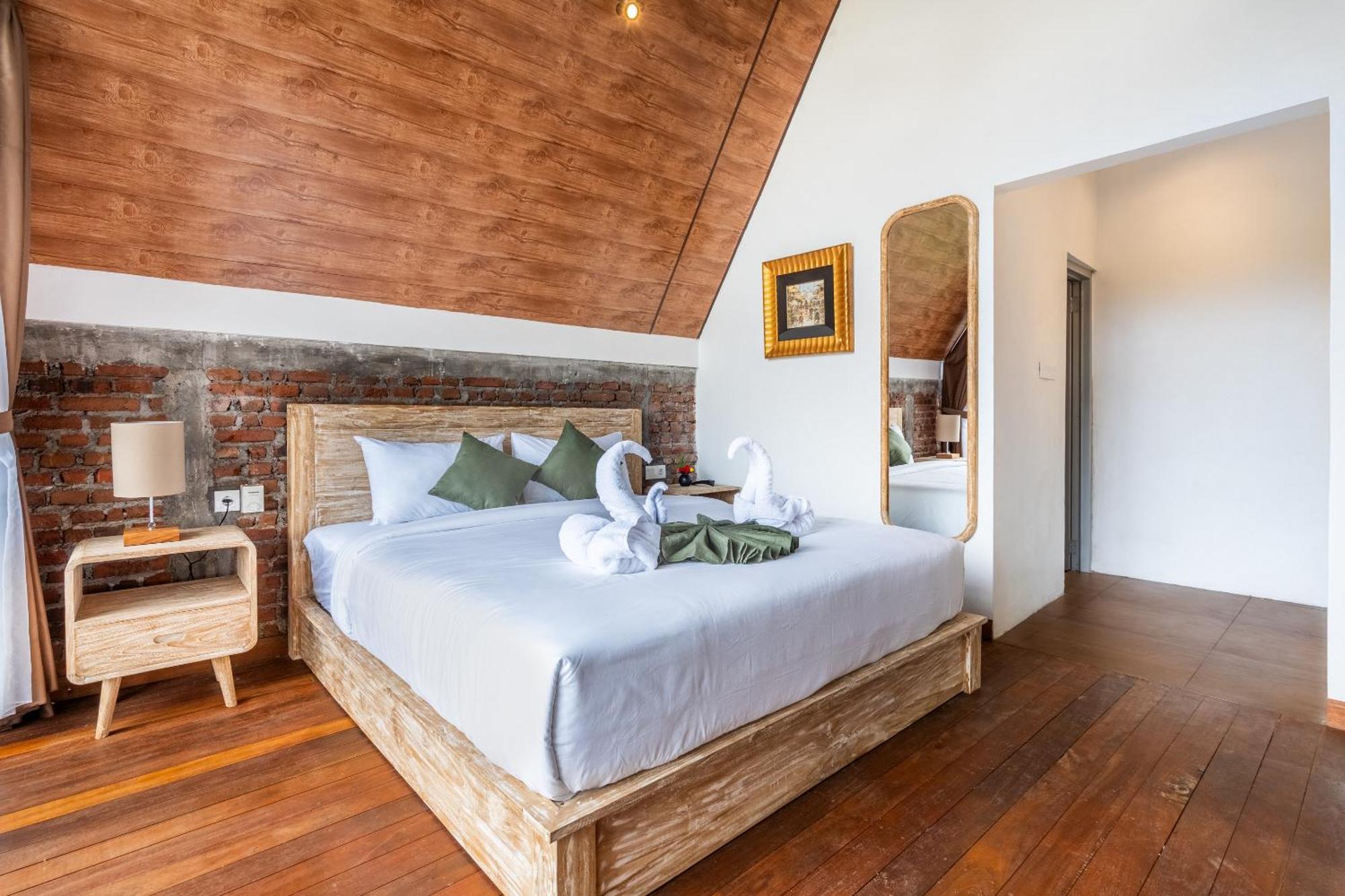 Lodge Slope Glamping