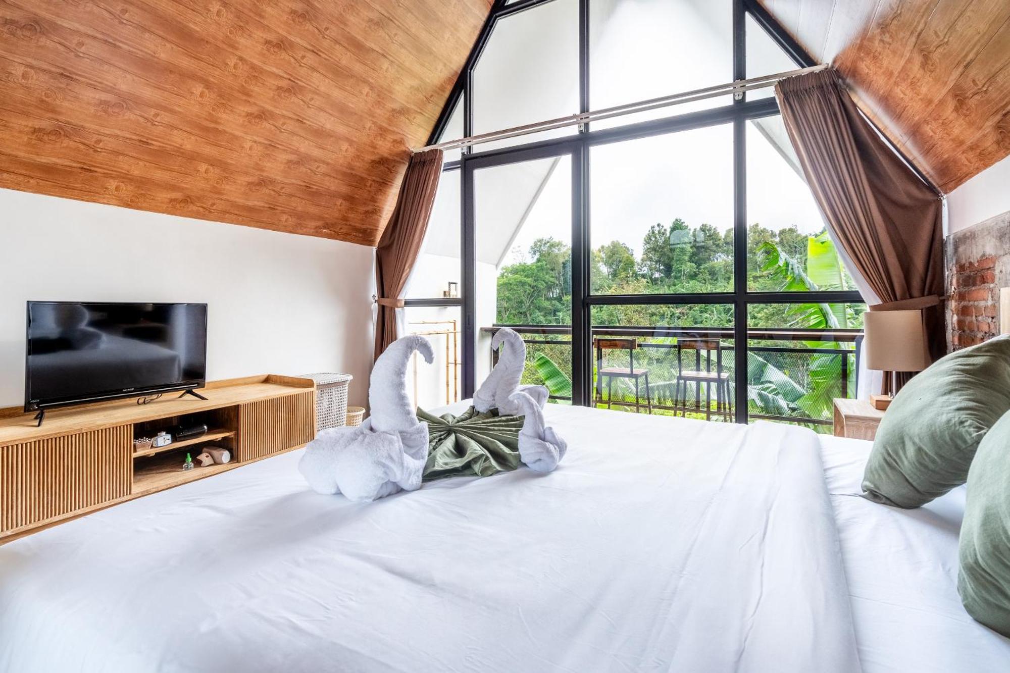 Lodge Slope Glamping *