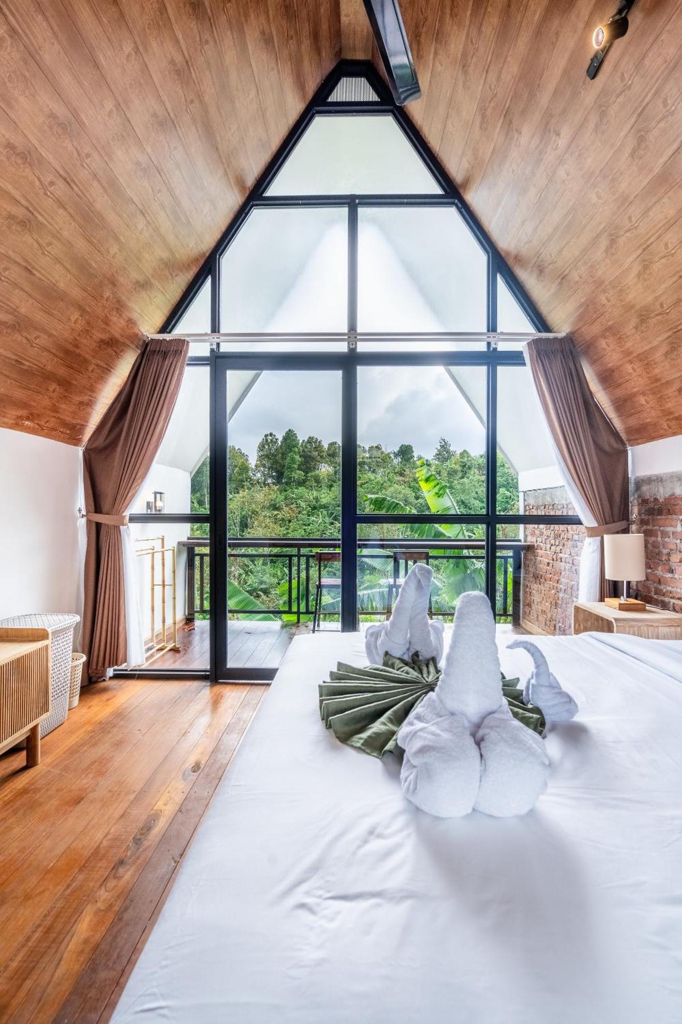Lodge Slope Glamping