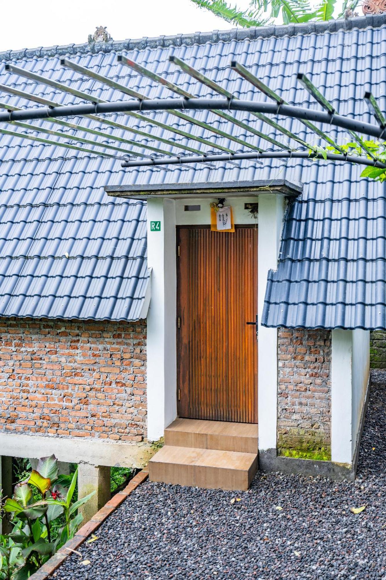 Slope Glamping Lodge Gitgit